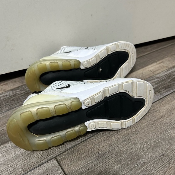 Nike Air Max 270 🤍 {SOLD} - Picture 9 of 10